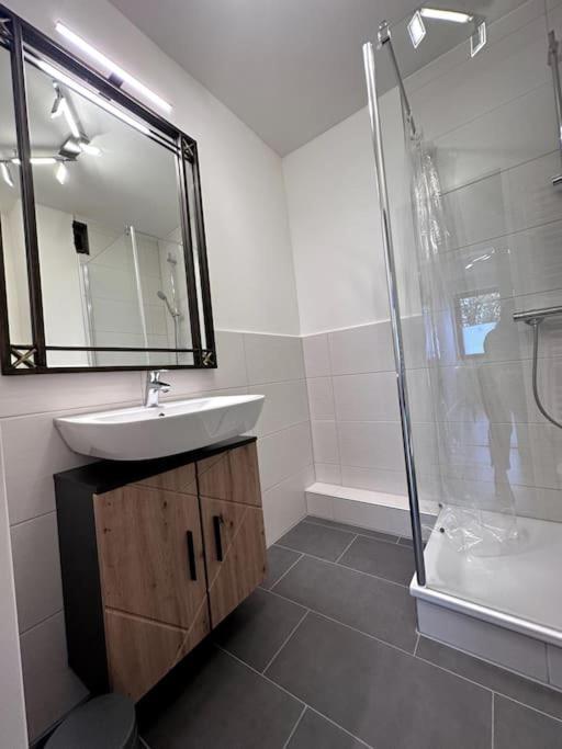גלינדה Moderne Gemuetliche Wohnung In Glinde מראה חיצוני תמונה